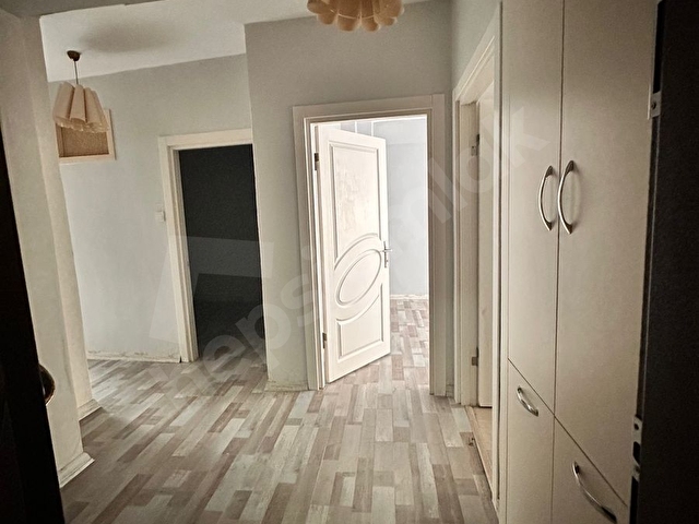 Küçükköy meydana yakın balkonlu temiz daire