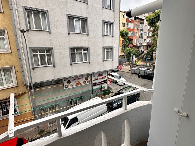 Küçükköy meydana yakın balkonlu temiz daire - Görsel 5