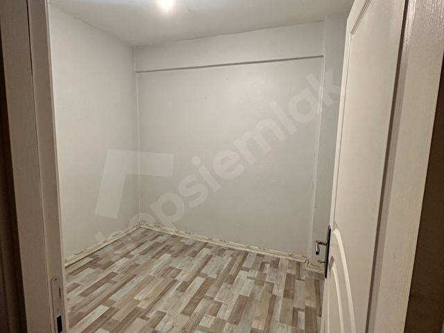 Küçükköy meydana yakın balkonlu temiz daire - Görsel 7
