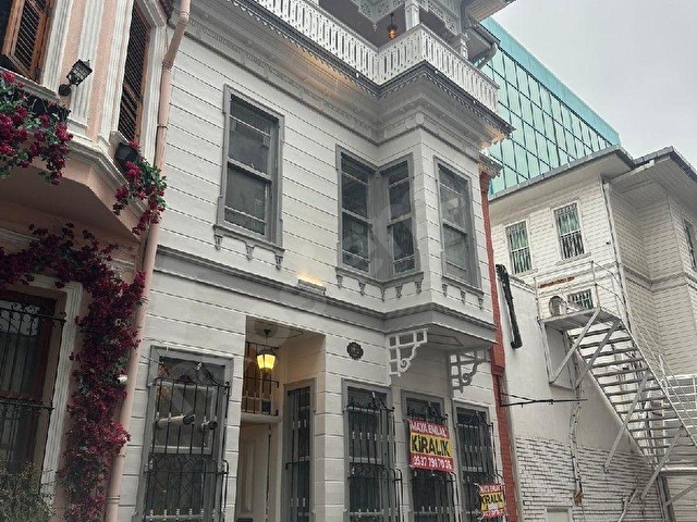 MAYA EMLAK TAN KIRALIK KOMPLE AHSAP BINA İÇİ YENILENMIS RESTORASYON YAPILMIŞ 4 KATLI  460 METRE - Görsel 15