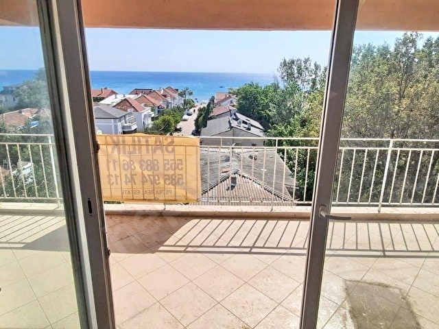 İSTANBUL. KUMBURGAZ. VILLACAN SITESI. SATILIK YAZLIK DENİZ MANZARALI DAİRE. - Görsel 2