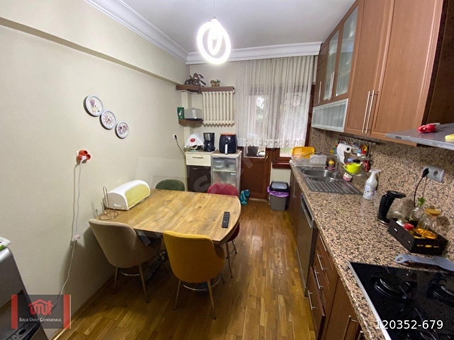 PETEK SİTESİNDE ARA KATTA 3,5+1 SATILIK DAİRE - Görsel 9