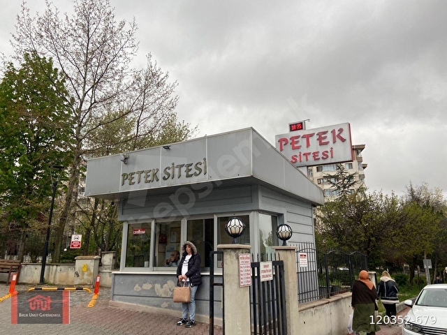 PETEK SİTESİNDE ARA KATTA 3,5+1 SATILIK DAİRE