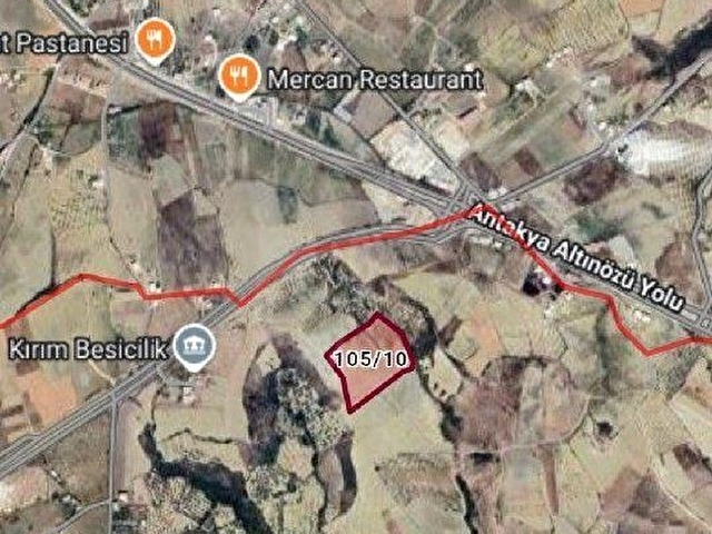 ALTINÖZÜ YOLU ÜZERİ YAYLADAĞI YOL AYIRIMIN DA 20 DÖNÜM SATILIK TARLA - Görsel 3