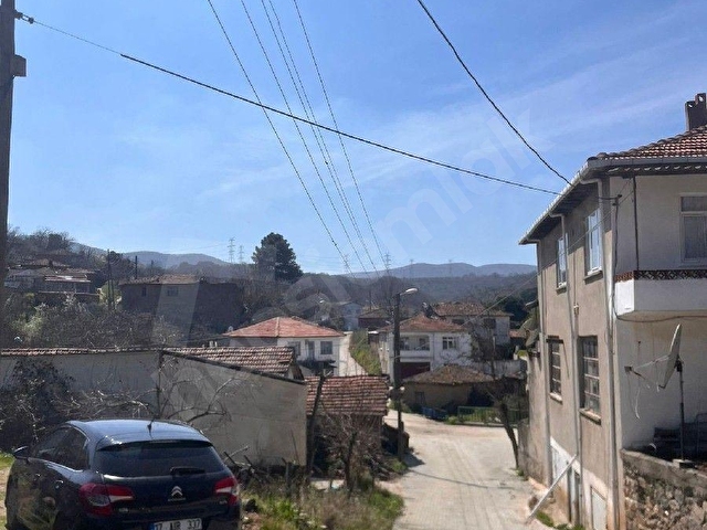 MÜSTAKİL TAPULU LAPSEKİ GÜRECİDE KÖY İÇİ İMARLI 274M2. ARSA - Görsel 12
