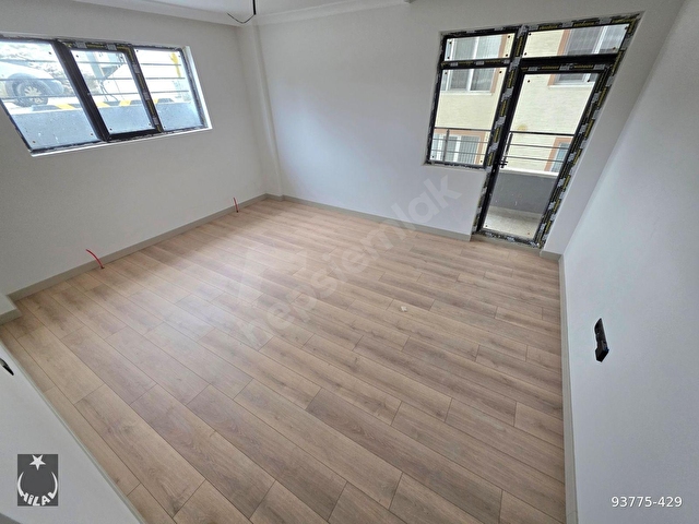 HİLALDEN KIBRISKÖYÜNDE CADDE DİBİ ASANSÖRLÜ FULL YAPILI DAİRE - Görsel 3