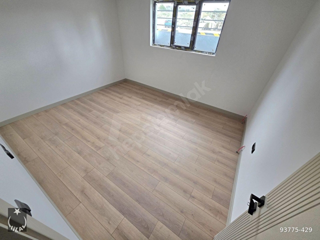 HİLALDEN KIBRISKÖYÜNDE CADDE DİBİ ASANSÖRLÜ FULL YAPILI DAİRE - Görsel 21