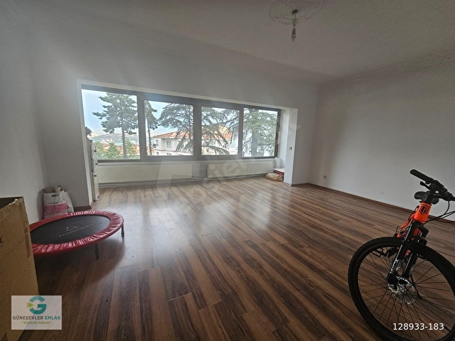 KARARGAHTEPEDE GENİŞ ARSALI MÜSTAKİL VİLLA - Görsel 22