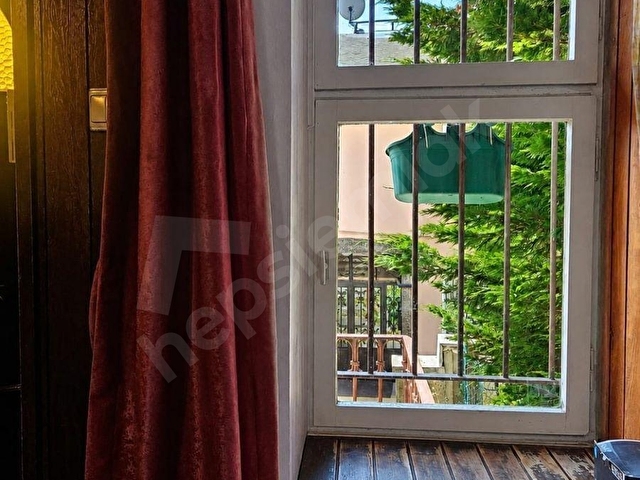 Büyükderenin en Güzel Sokağında Satılık Müstakil Bahçeli Ev - Görsel 3