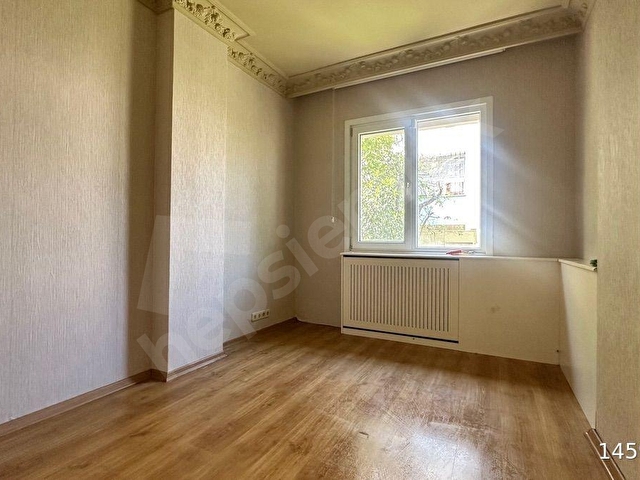 Ekşinar Gayrimenkul’den Floryada Yüksek Arsa Payına Sahip Full Tadilatlı Satılık 4+1 Ara Kat Daire - Görsel 10