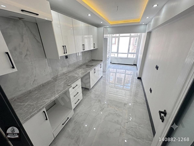 (1241) PURSAKLAR MERKEZDE PROTOKOL YOLU YAKINI SİTEDE 3+1 SATILIK FULL YAPILI DAİRE