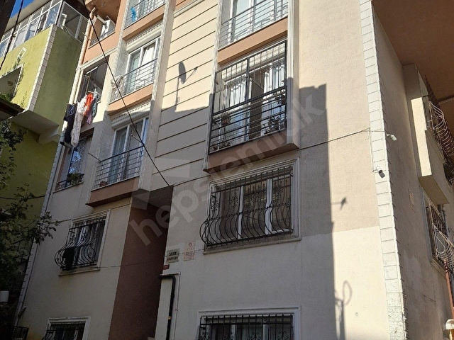 RNKDAN ADLİYEYE 15 DAKİKA 15 YAŞINDA 2+1 YÜKSEK GİRİŞ DAİRE