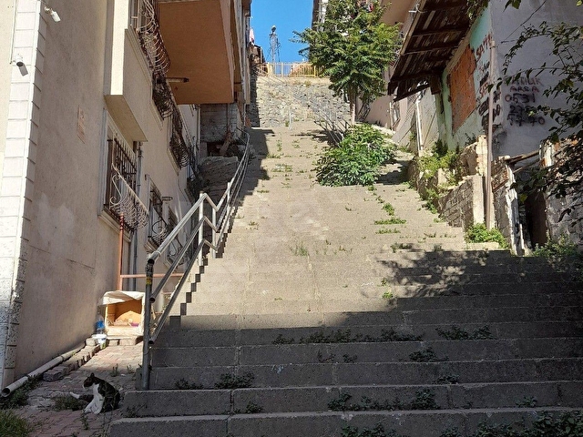 RNKDAN ADLİYEYE 15 DAKİKA 15 YAŞINDA 2+1 YÜKSEK GİRİŞ DAİRE - Görsel 4