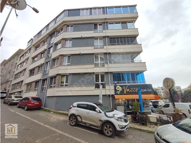 HALİTTURAN GAYRİMENKUL   **BATIKENT KAVŞAKTA 2+1 EBEBEYN BANYOLU** YENİ BİNA
