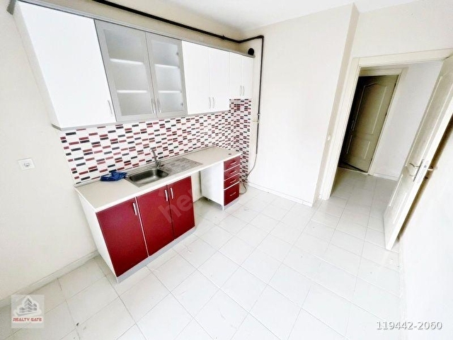 REALTY GATEDEN SİTE İÇİ 7/24 GÜVENLİKLİ 2+1 DAİRE