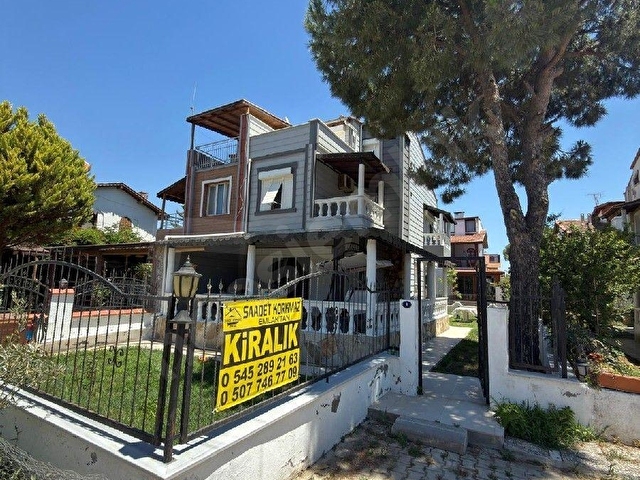 SAADET KORKMAZdan Cumhuriyetde Denize 50 Metre 4+1Boş Kiralık Villa