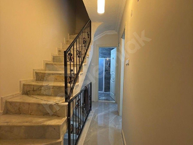 SAADET KORKMAZdan Cumhuriyetde Denize 50 Metre 4+1Boş Kiralık Villa - Görsel 22