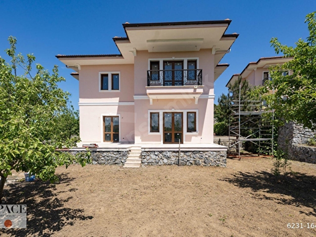 RİVA FLORA EVLERİ’N DE KİRALIK 6+1 MÜSTAKİL VİLLA - Görsel 3