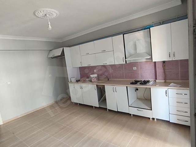 482 EMLAKTAN HASTANEYE YÜRÜME MESAFESİNDE ACİL SATILIK 3+1