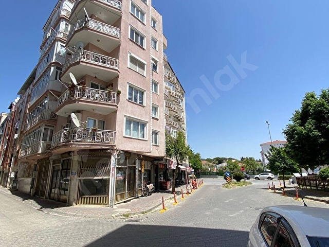 AYDIN MEŞRUTİYET MAHALLESİNDE ÇARŞAMBA PAZARINDA 3+1KİRALIK DAİRE - Görsel 2