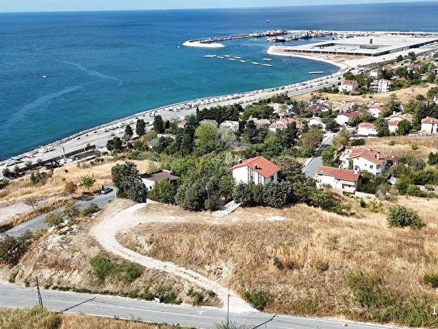 BYZ GRUP İSTANBUL BEYLİKDÜZÜ GÜRPINAR MEVKİNDE SATILIK TARLA