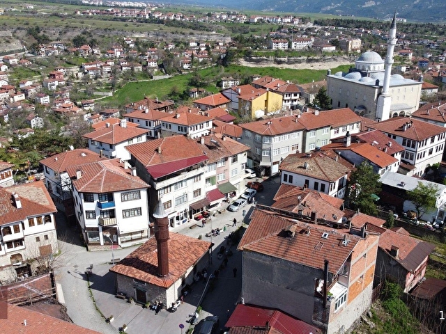 EGEMEN EMLAKTAN ATATÜRK MAHALLESİNDE SATILIK 8+2 BAHÇELİ KONAK - Görsel 25