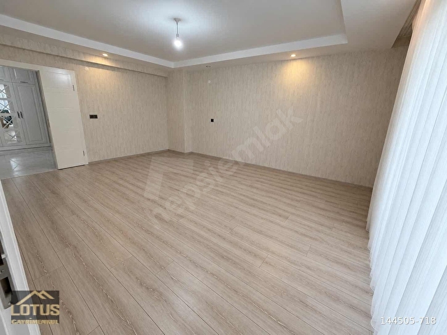 HASHAS MAH SİTE İÇERİSİNDE LÜX GENİŞ EXTRALI DAİRE - Görsel 8