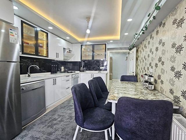 JESTTEN FIRSAT !! KREDİYE UYGUN CADDE ÜZERİ ARA KATTA 4+1 DAİRE - Görsel 3