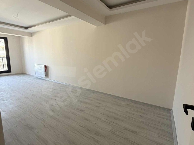 Menemende Satılık Daire Ugurmumcu Mah Geniş Ön Cephe 2+1 net - Görsel 16