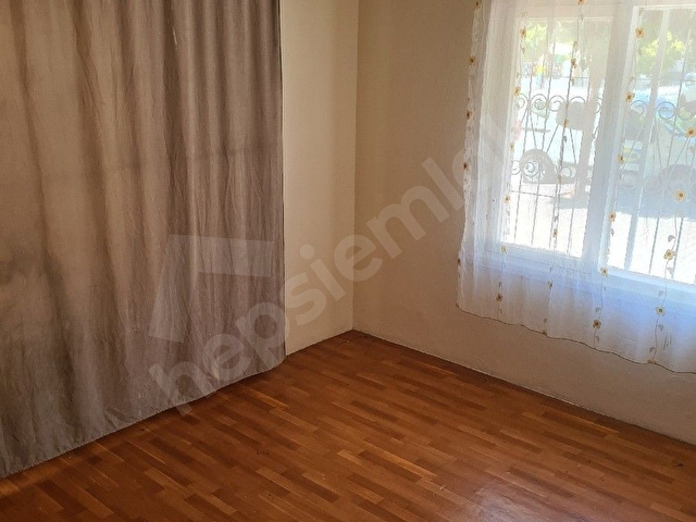 BAHÇELİEVLERDE 2+1 KLASİK DAİRE AÇIKLAMAYI OKUYUNUZ..... - Görsel 2