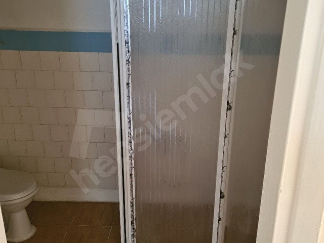 BAHÇELİEVLERDE 2+1 KLASİK DAİRE AÇIKLAMAYI OKUYUNUZ..... - Görsel 7