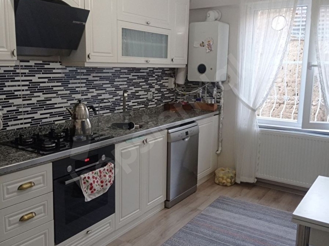 MERKEZİ KONUMDA GENİŞ 3+1 160 M2 FIRSAT DAİRE - Görsel 12