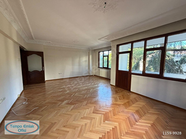KAZASKER UZAY SOKAKTA 3+1 BALKONLU BAKIMLI GENİŞ DAİRE - Görsel 2