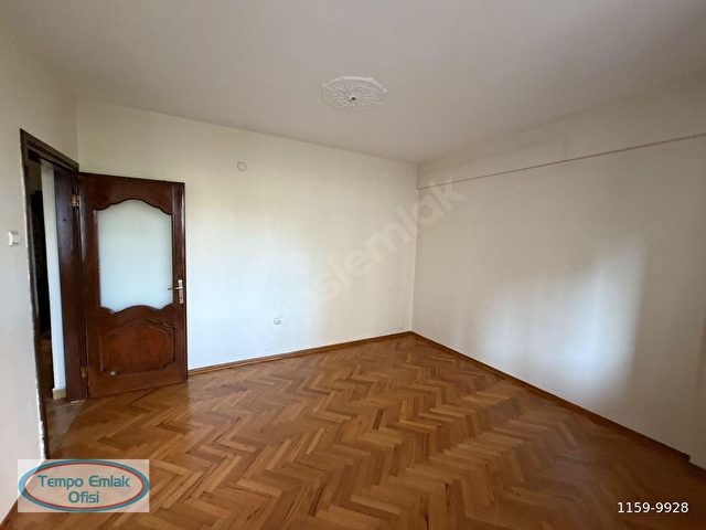 KAZASKER UZAY SOKAKTA 3+1 BALKONLU BAKIMLI GENİŞ DAİRE - Görsel 22