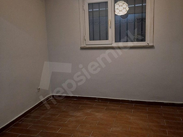 SAVAŞ SOKAKTA 2+1 80 M2 BAHÇELİ BOŞ SATILIK DAİRE - Görsel 12