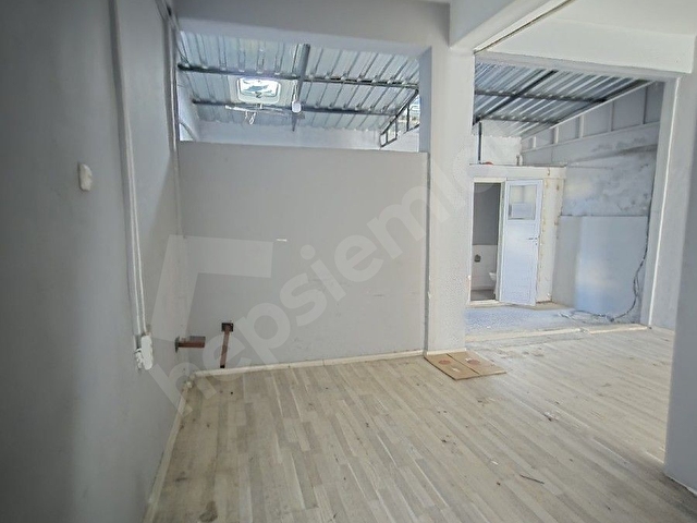 Üçyol betonyol cadde üzerinde satılık iş yeri - Görsel 12