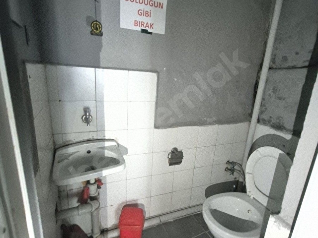 Üçyol betonyol cadde üzerinde satılık iş yeri - Görsel 17