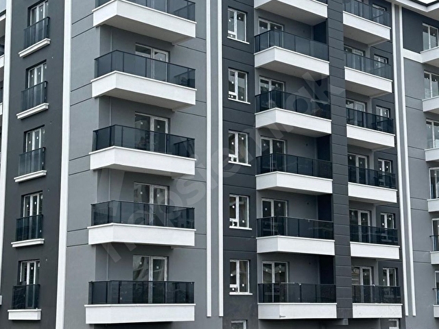 ESENBOĞADA HAVUZLU SİTEDE 1+1 SATILIK DAİRE - Görsel 4