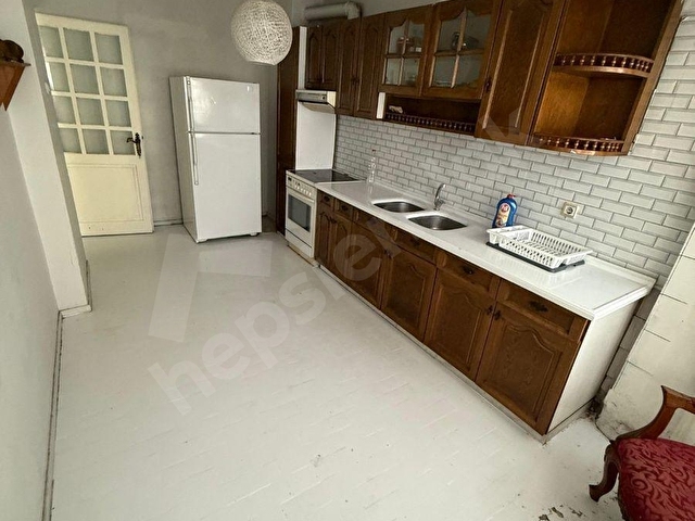 ÜÇYOLUN TAM GÖBEĞİNDE OFİS OLMAYA MÜSAİT kİRALIK DAİRE - Görsel 9