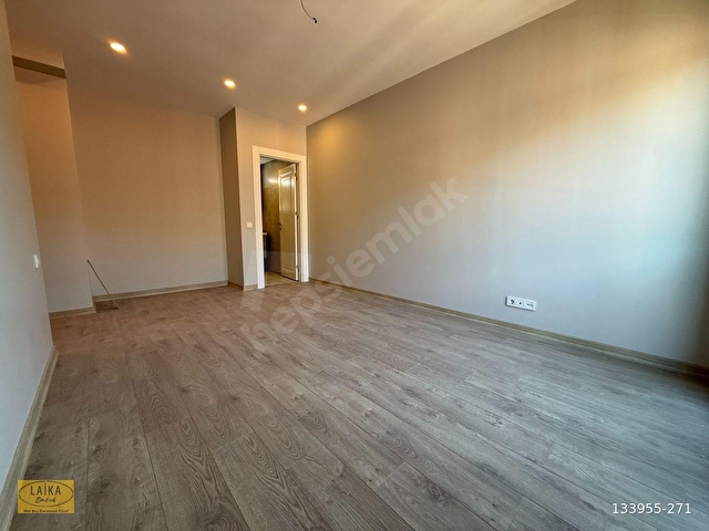 Laika Emlaktan Floryanın Kalbinde 250 m² 5+1 Tripleks Villa - Görsel 17