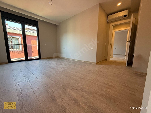 Laika Emlaktan Floryanın Kalbinde 250 m² 5+1 Tripleks Villa - Görsel 15