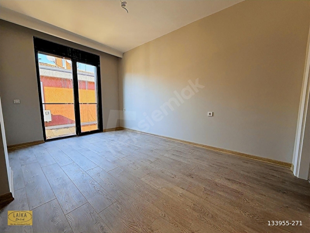Laika Emlaktan Floryanın Kalbinde 250 m² 5+1 Tripleks Villa - Görsel 12