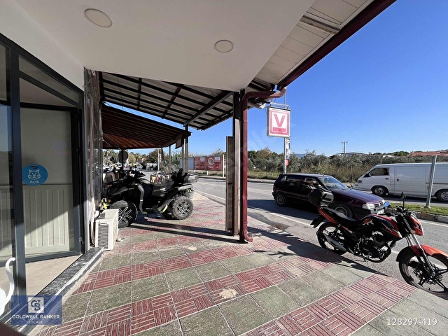 Urla İskelede Geniş Vitrinli Kiralık Dükkan - Görsel 22