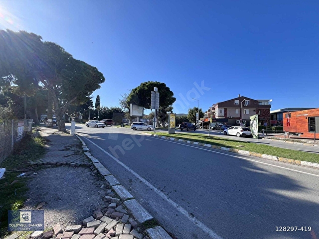 Urla İskelede Geniş Vitrinli Kiralık Dükkan - Görsel 20