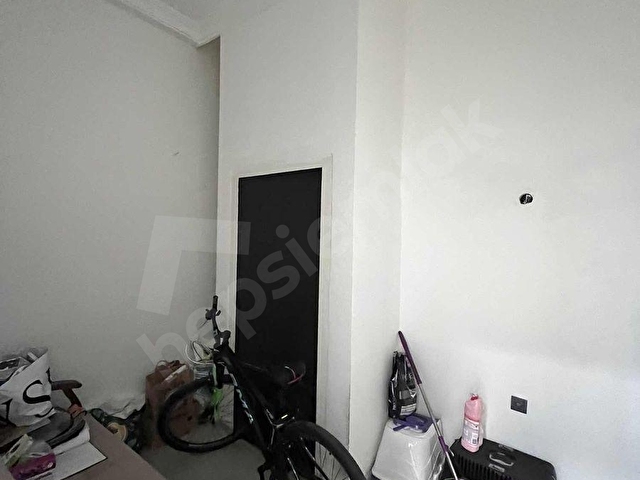 Urla İskelede Geniş Vitrinli Kiralık Dükkan - Görsel 14