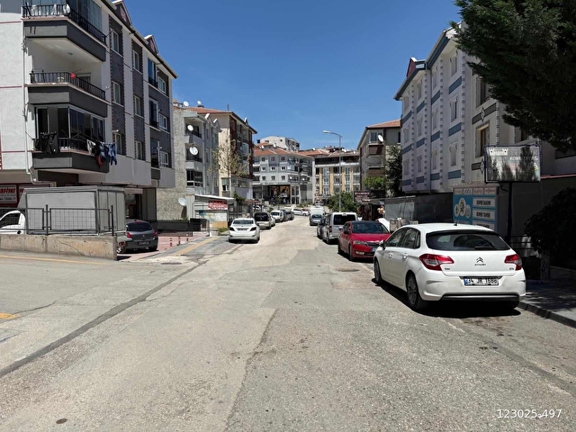 ALSANCAK MAHDE KOT 2 KAT KONUMUNDA 3+1 KİRALIK - Görsel 19