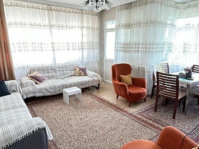 LONDRA ASFALTI ÜZERİNDE 2 BALKONLU ARA KAT 3+1 SATILIK DAİRE - Görsel 2
