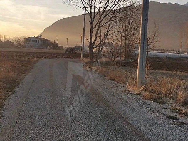 ELMALI ANTALYA YOLUNA 300 MT MESAFEDE TARLA - Görsel 9