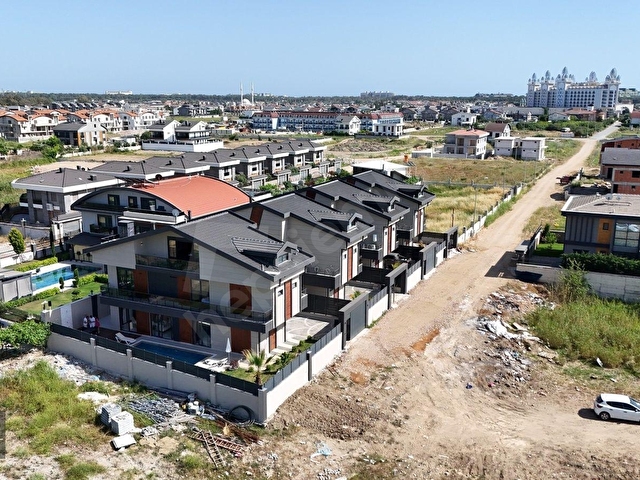 ANTALYA BELEKTE SATILIK MÜSTAKİL HAVUZLU LÜX VİLLA