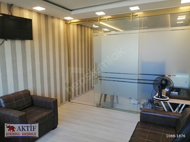 BEYOĞLU. İSTİKLAL CAD. ÜZERİNDE. BOĞAZ MANZARALI TEMİZ MASRAFSIZ . SATILIK 35 M2  OFİS BÜRO - Görsel 10